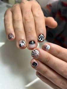 Uñas masculinas pintadas